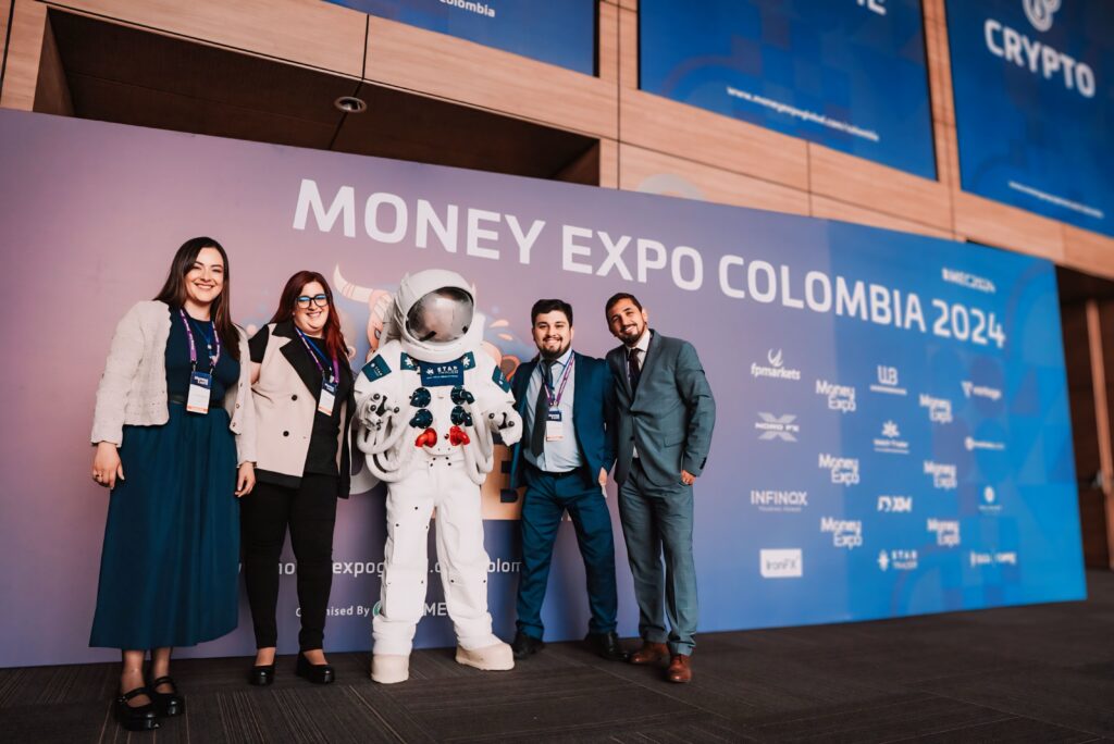 STARTRADER team sponsoring the Money Expo Colombia.